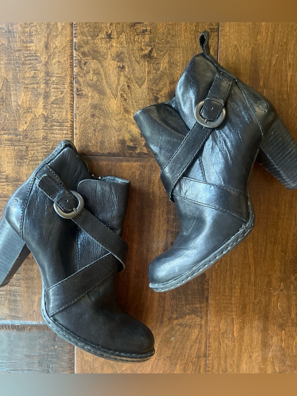 Børn Shola black leather ankle boots  with cross buckled straps, block heels 8